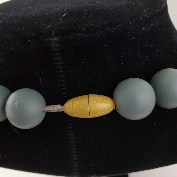 Chewbeads Perry Teething Necklace - Picture 5 of 6